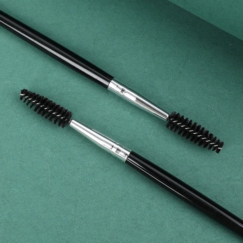 Eyebrow/Eyelash Brush