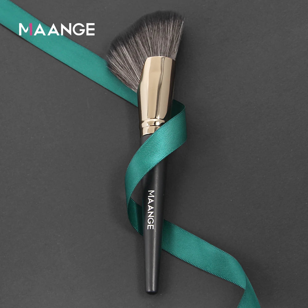 MAANGE Dense Blush & Bronzer Brush