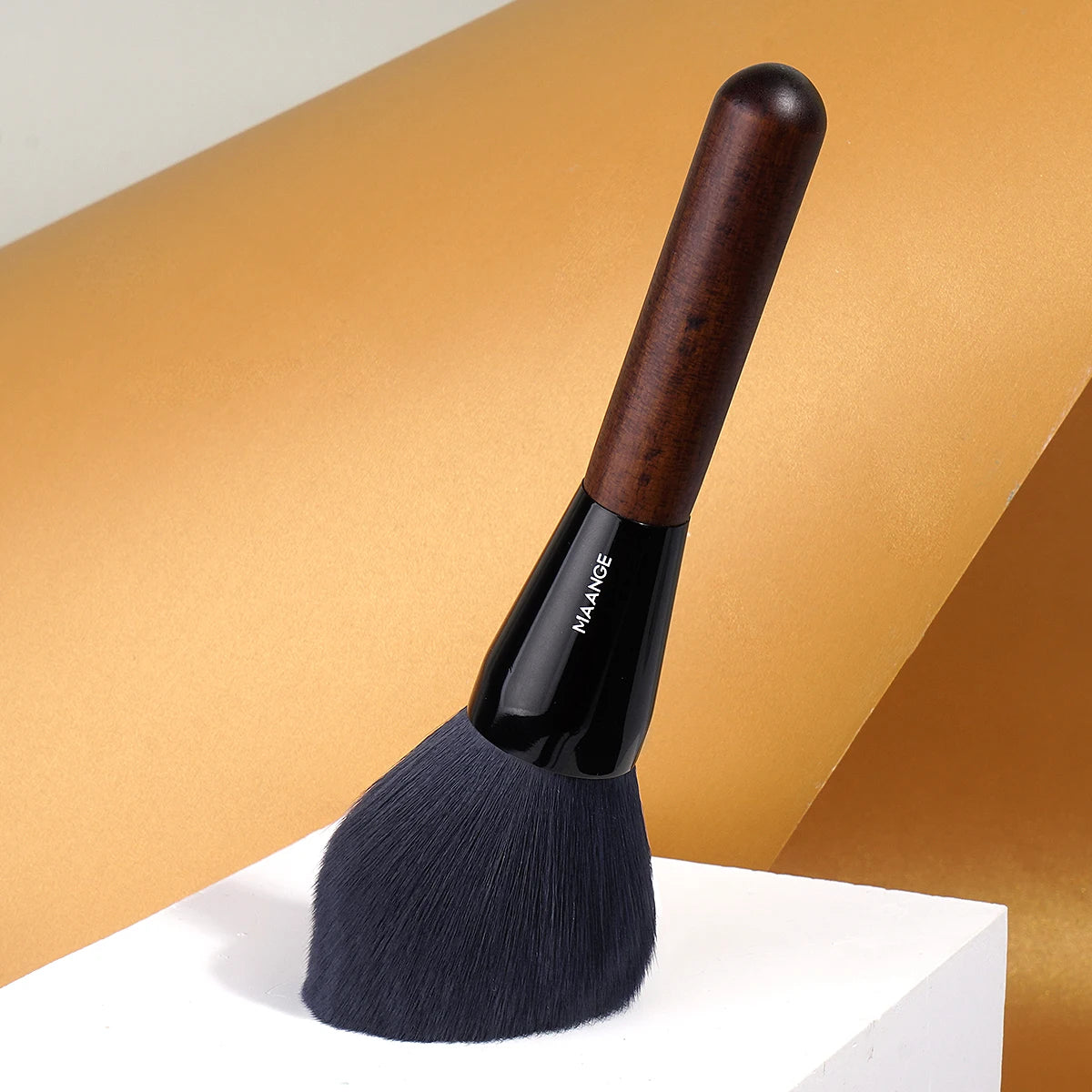 MAANGE Beauty Brush