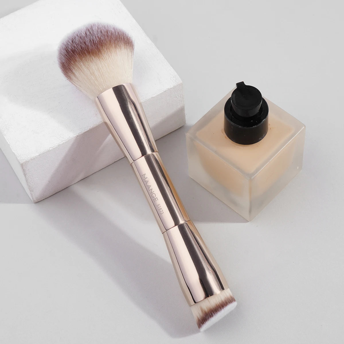 MAANGE Double-Ended Makeup Brush
